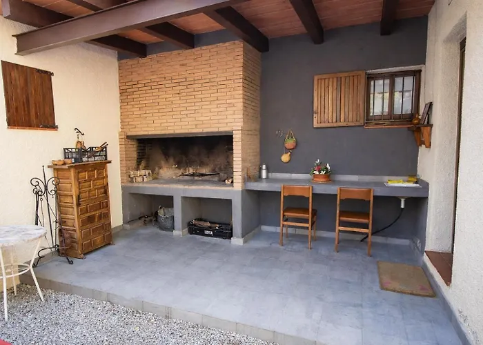 Catalunya Casas: Spacious Vera Up To 24 Guests, A Short Drive To Blanes! 赫罗纳