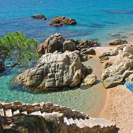 Catalunya Casas: Spacious Vera Up To 24 Guests, A Short Drive To Blanes! * Breda