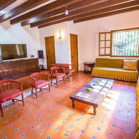 Catalunya Casas: Spacious Vera Up To 24 Guests, A Short Drive To Blanes! * Breda